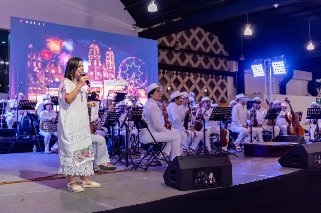 La Orquesta Típica Yukalpetén cierra con broche de oro Original Yucatán, la gran pasarela del arte popular